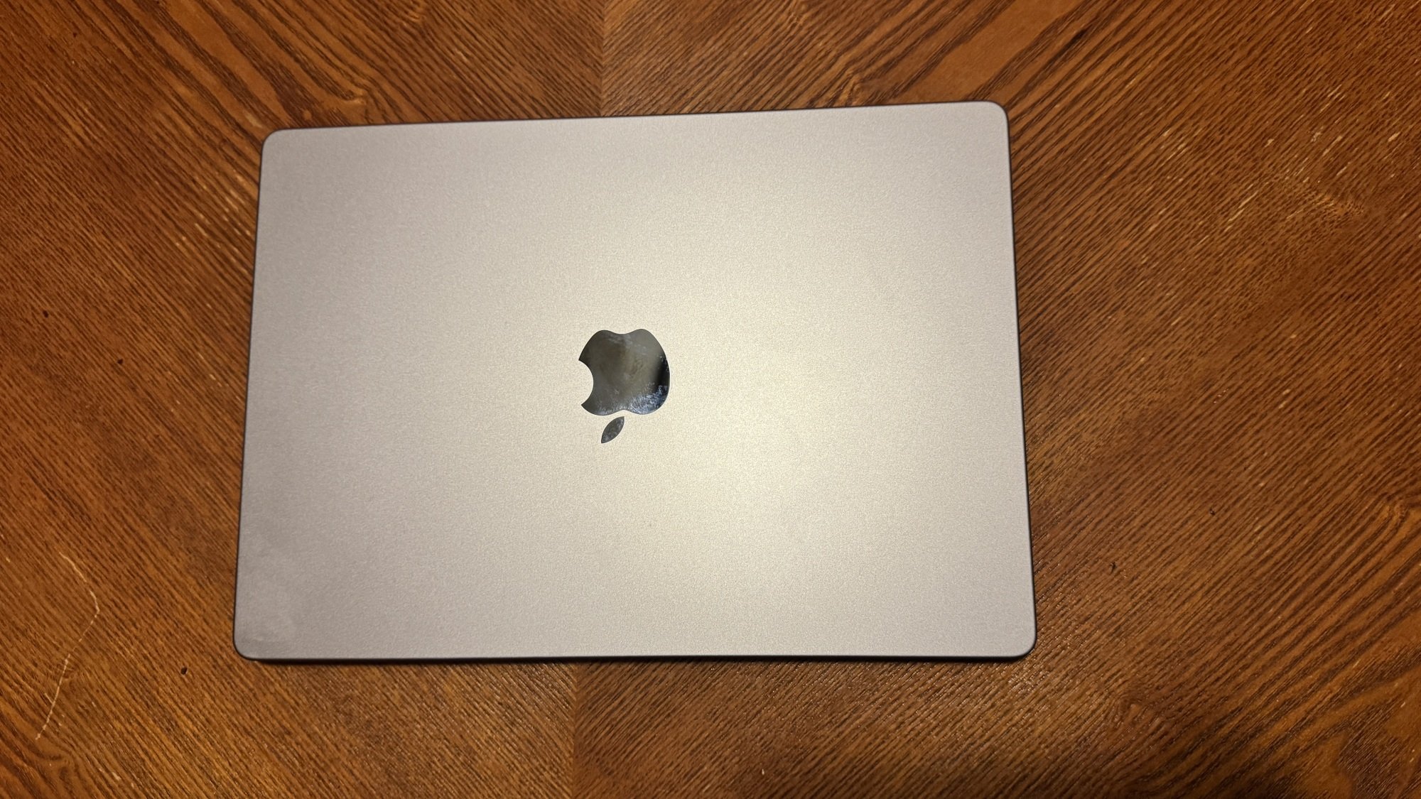 M3 14-inch MacBook Pro lid